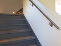 Chromstahlhandlauf für eine Treppe in der Wohnung